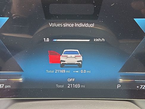 Used 2024 BMW iX xDrive50 w/ Sport Package image 21