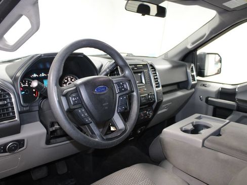 Used 2015 Ford F150 XLT AWD/4WD image 25