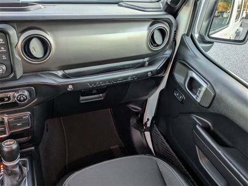 Used 2020 Jeep Wrangler Unlimited Freedom Edition image 17