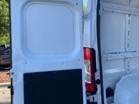 Used 2026 RAM ProMaster 2500 w/ Convenience Group FWD image 11
