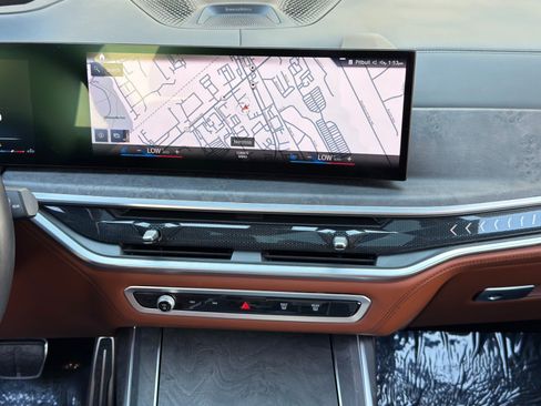Used 2023 BMW X7 xDrive40i w/ Executive Package AWD/4WD image 25
