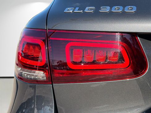 Used 2022 Mercedes-Benz GLC 300 GLC 300 image 10