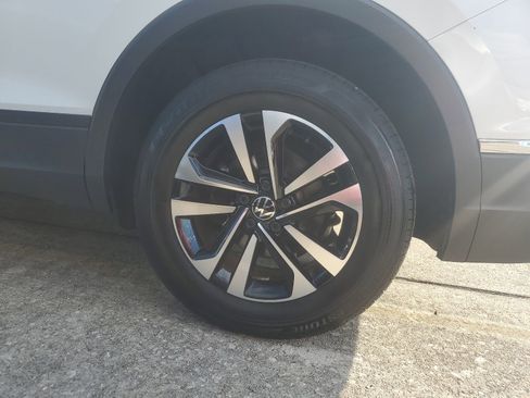 Used 2024 Volkswagen Tiguan S image 7