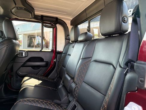 Used 2021 Jeep Gladiator Overland AWD/4WD image 31