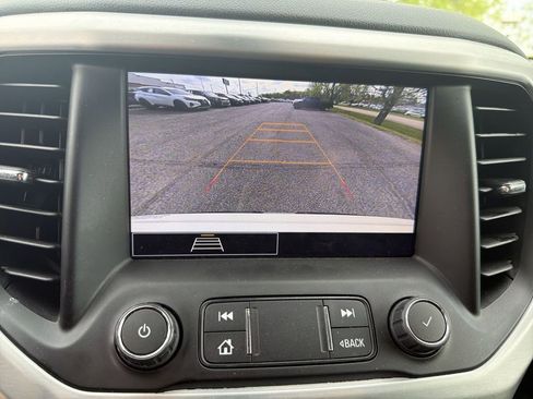 Used 2022 GMC Acadia SLE w/ Driver Convenience Package image 17