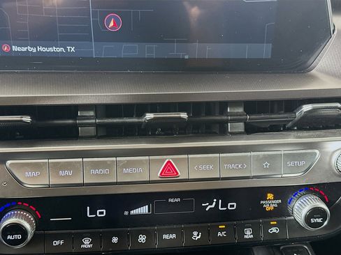 Used 2025 Kia Telluride S image 24