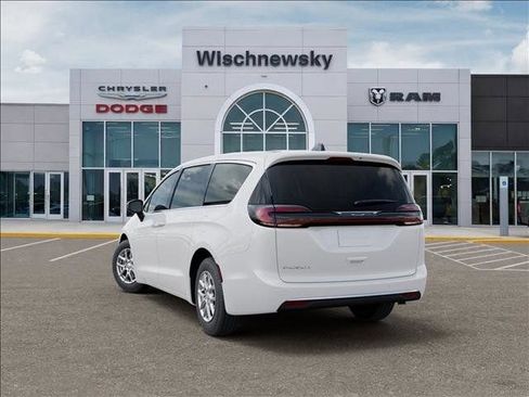 New 2027 Chrysler Pacifica Select FWD image 3