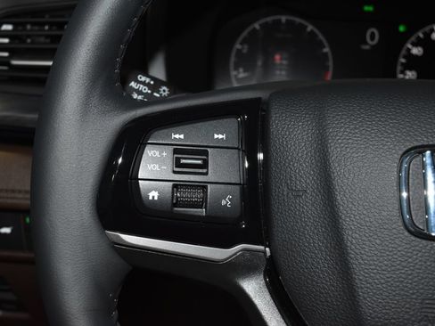 Used 2026 Honda Odyssey Elite image 9
