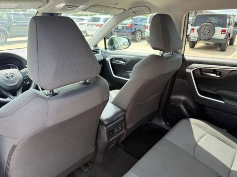 Used 2025 Toyota RAV4 XLE FWD image 27