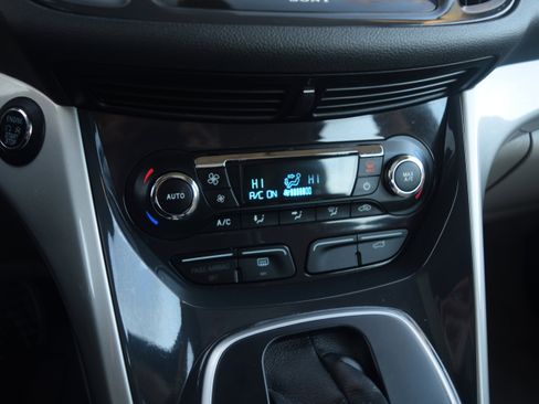 Used 2013 Ford C-MAX SEL image 11