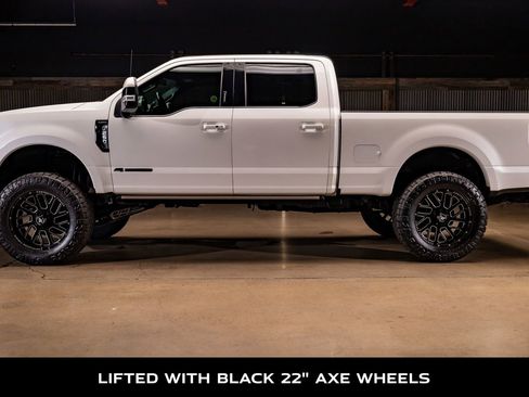 Used 2019 Ford F250 Platinum w/ Platinum Ultimate Package image 5