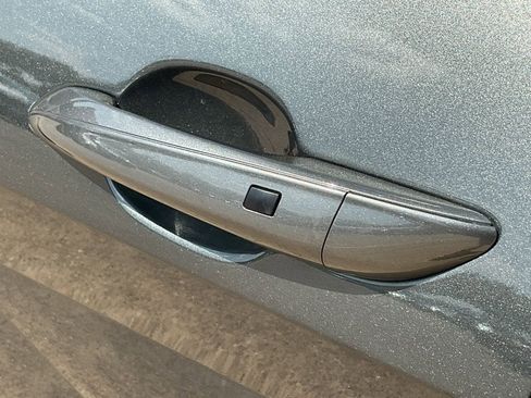 Used 2025 Hyundai Elantra SEL image 10