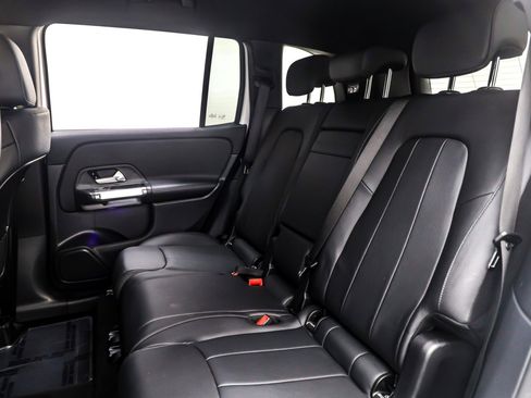 Used 2023 Mercedes-Benz GLB 250 GLB 250 SUV image 9