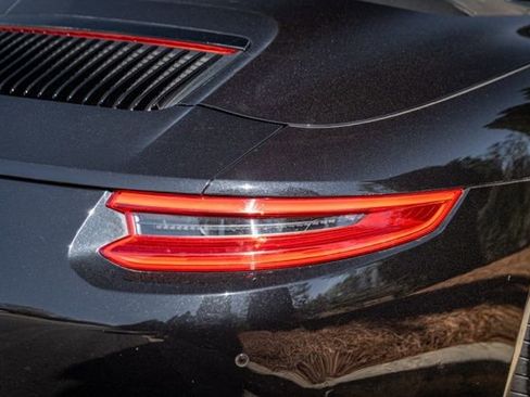 Used 2019 Porsche 911 Carrera RWD image 17