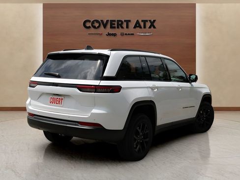 New 2026 Jeep Grand Cherokee Altitude RWD image 5