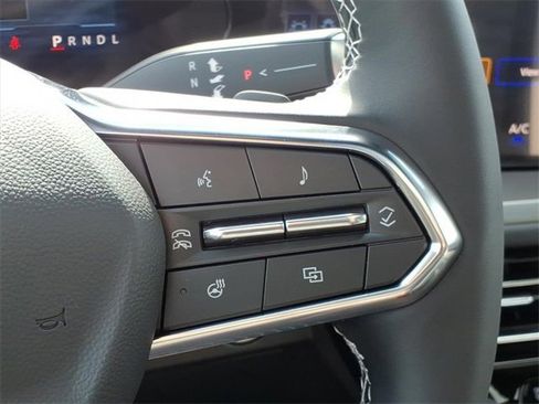 New 2026 Chevrolet Traverse LT image 16