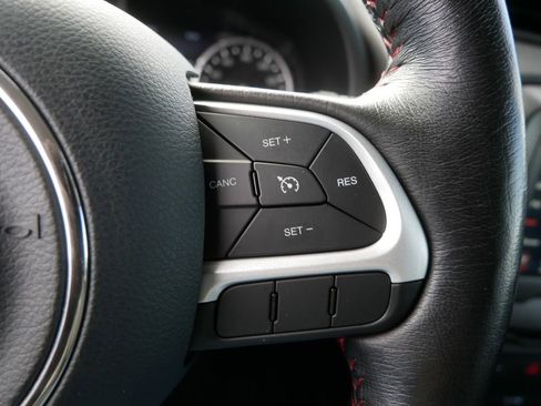 Used 2018 Jeep Renegade Trailhawk image 20