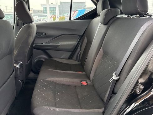 Used 2019 Nissan Kicks SV image 17