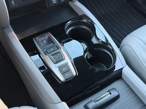 Used 2018 Honda Pilot Touring image 8