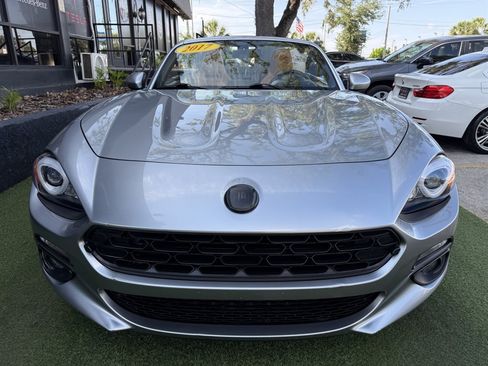 Used 2017 FIAT 124 Spider Lusso RWD image 2