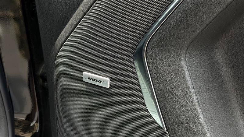 Used 2026 Chevrolet Suburban Premier RWD image 35