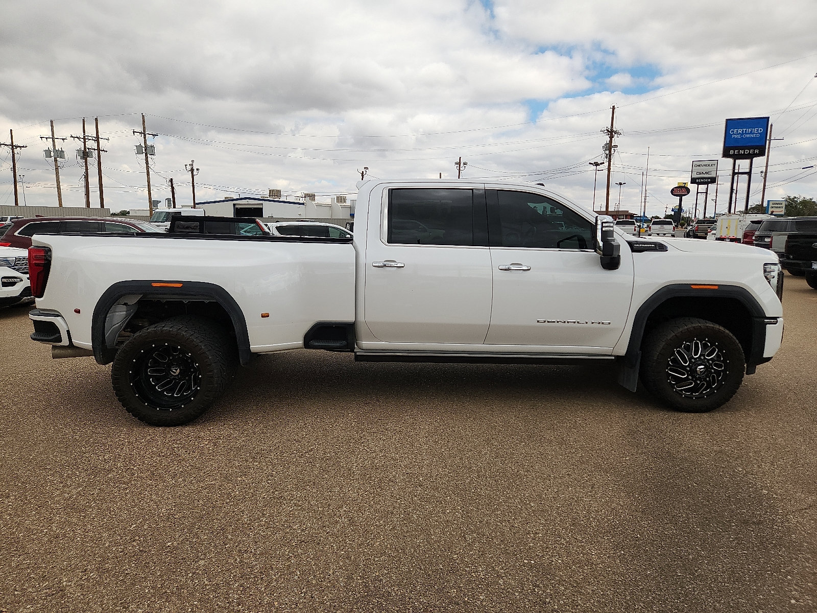 Used 2024 GMC Sierra 3500 Denali Ultimate AWD/4WD image 5