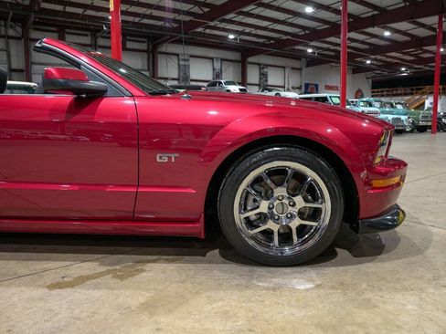 Used 2005 Ford Mustang GT Premium RWD image 11