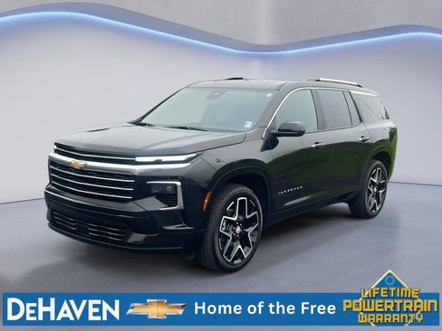 Used 2026 Chevrolet Traverse High Country w/ LPO, Floor Liner Package AWD/4WD image 2