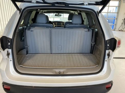 Used 2015 Toyota Highlander Limited image 18