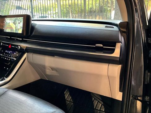 Used 2022 Kia Carnival SX Prestige image 18