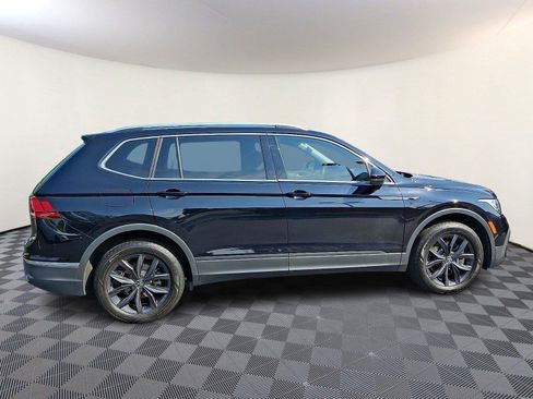 Used 2024 Volkswagen Tiguan SE FWD image 7