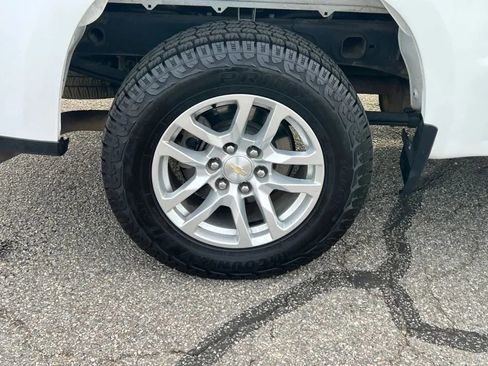 Used 2020 Chevrolet Silverado 1500 LT w/ Convenience Package AWD/4WD image 20