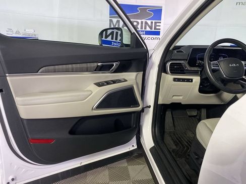 Used 2024 Kia Telluride EX w/ EX Captain's Chair Package FWD image 29