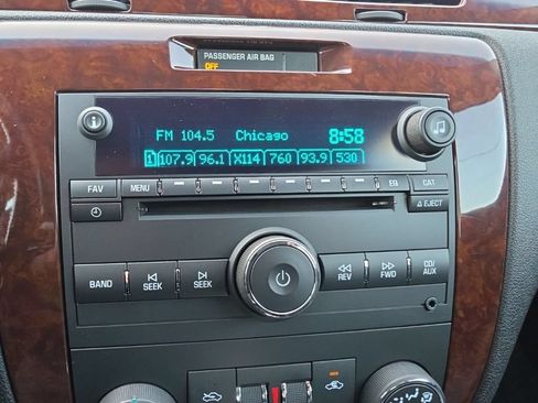 Used 2011 Chevrolet Impala LT w/ Luxury Edition Package FWD image 13