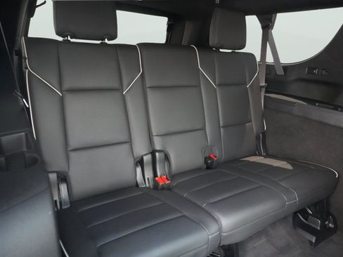 Used 2024 Cadillac Escalade ESV Sport w/ LPO, ONYX Package AWD/4WD image 33
