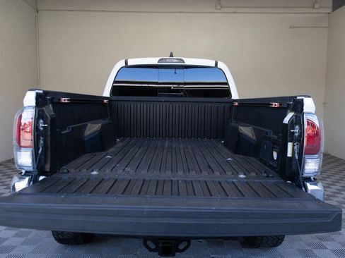 Used 2023 Toyota Tacoma TRD Off-Road image 15