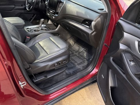 Used 2020 Chevrolet Traverse RS w/ LPO, Floor Liner Package AWD/4WD image 21
