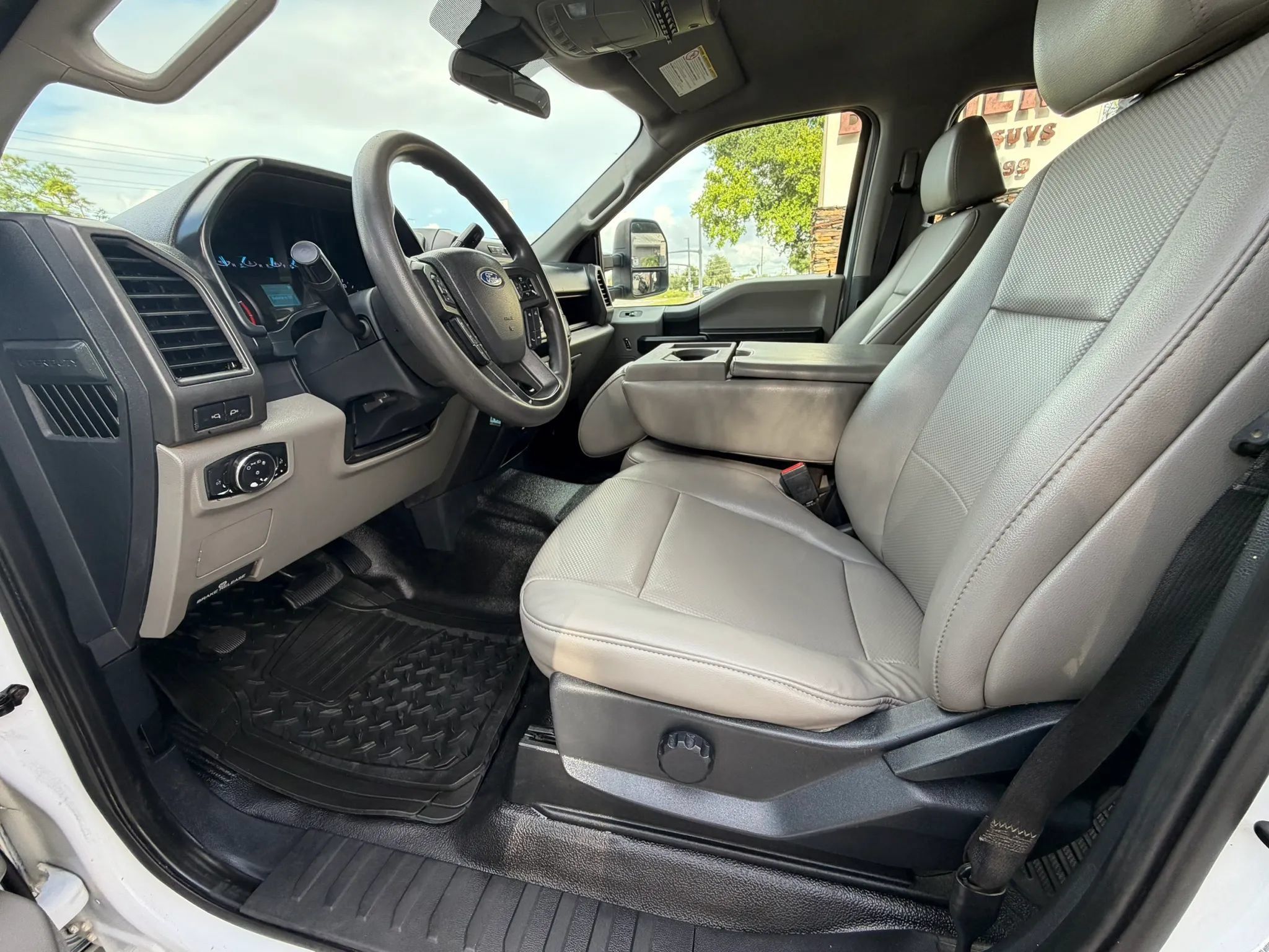 Used 2022 Ford F350 XL w/ Power Equipment Group AWD/4WD image 8