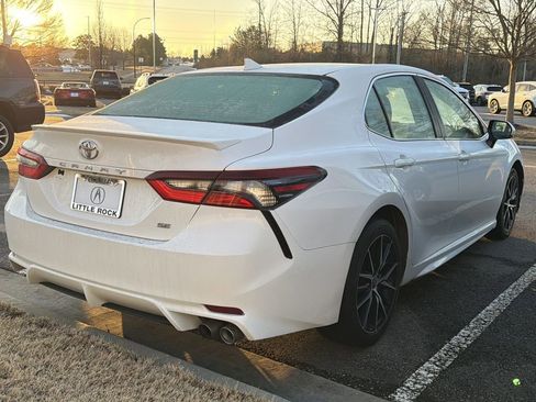 Used 2022 Toyota Camry SE image 12