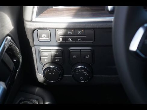 New 2026 Chevrolet Suburban LS AWD/4WD image 8