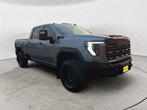 Certified 2025 GMC Sierra 2500 AT4X w/ AT4X AEV Edition AWD/4WD image 3