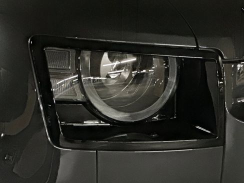 New 2025 Land Rover Defender 110 X-Dynamic SE image 12