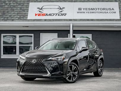 Used 2019 Lexus UX 200 w/ Accessory Package 2