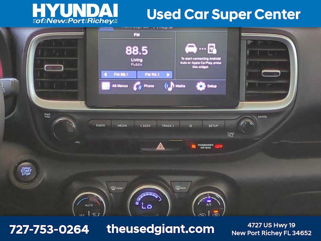 Certified 2025 Hyundai Venue SEL FWD image 18