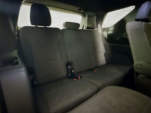 Used 2024 Chevrolet Traverse LT FWD image 29