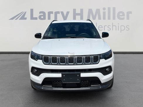 Certified 2023 Jeep Compass Latitude AWD/4WD image 8