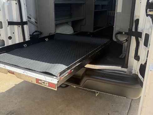 Used 2015 Chevrolet Express 2500 RWD image 38