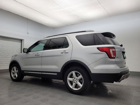 Used 2017 Ford Explorer XLT w/ Equipment Group 202A image 3