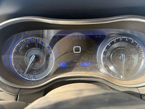 Used 2019 Chrysler 300 Limited AWD/4WD image 17