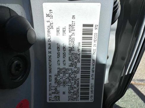 Certified 2020 Toyota Tacoma TRD Sport image 32